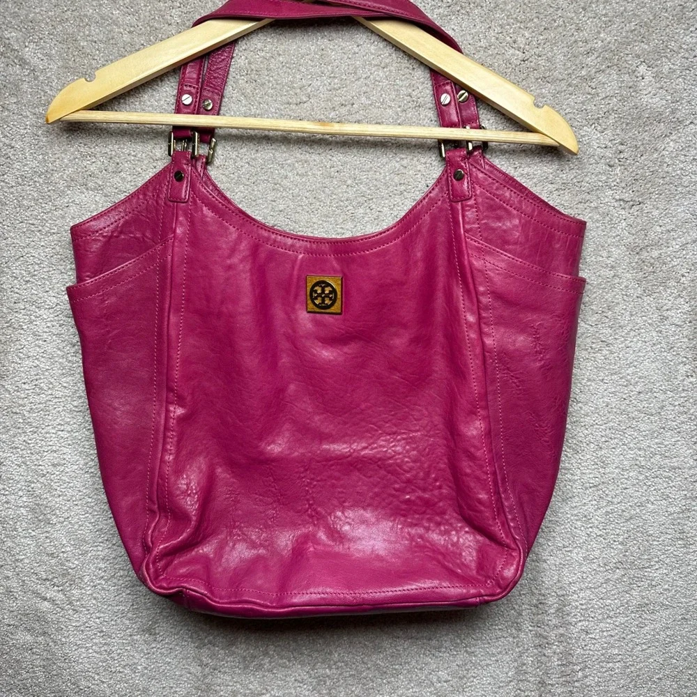 Tory Burch Magenta Leather‎ Tote Shoulder Bag Gold Logo Accent Chic